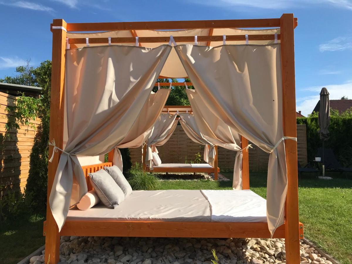 Villa Aruba & Private Spa Suites Keszthely Extérieur photo