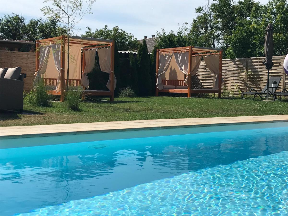Villa Aruba & Private Spa Suites Keszthely Extérieur photo