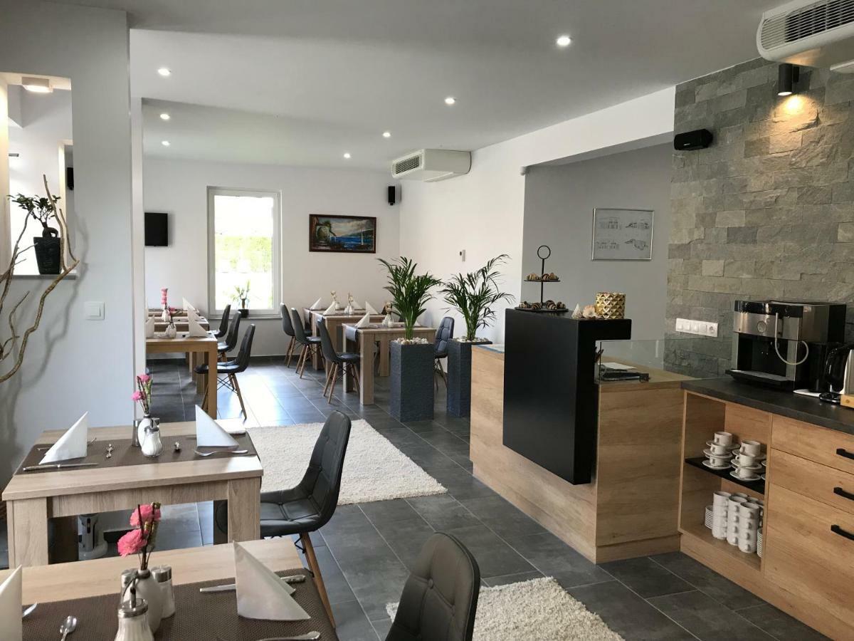 Villa Aruba & Private Spa Suites Keszthely Extérieur photo